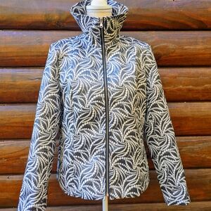 Erin London Black and White Leaf Pattern Puffer Jacket
